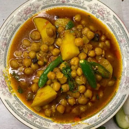 What To Serve With Aloo Chole?