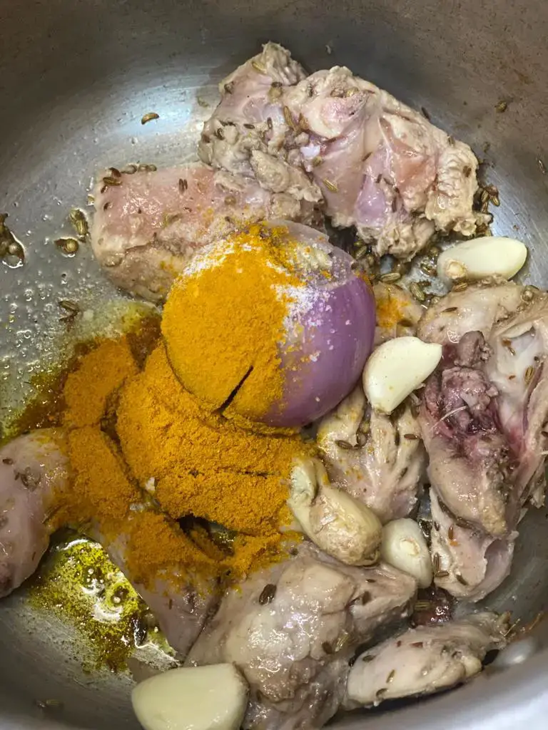 How To Make Chicken Yakhni?